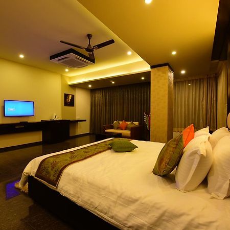 Hotel Opulence Nadiād 외부 사진