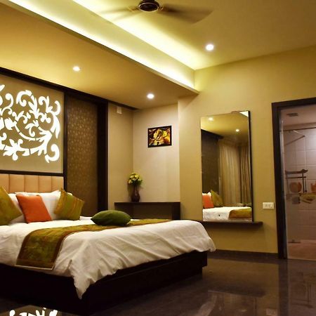 Hotel Opulence Nadiād 외부 사진