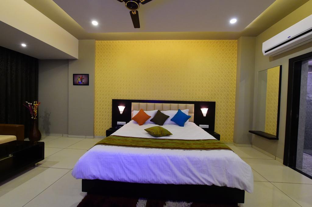 Hotel Opulence Nadiād 외부 사진