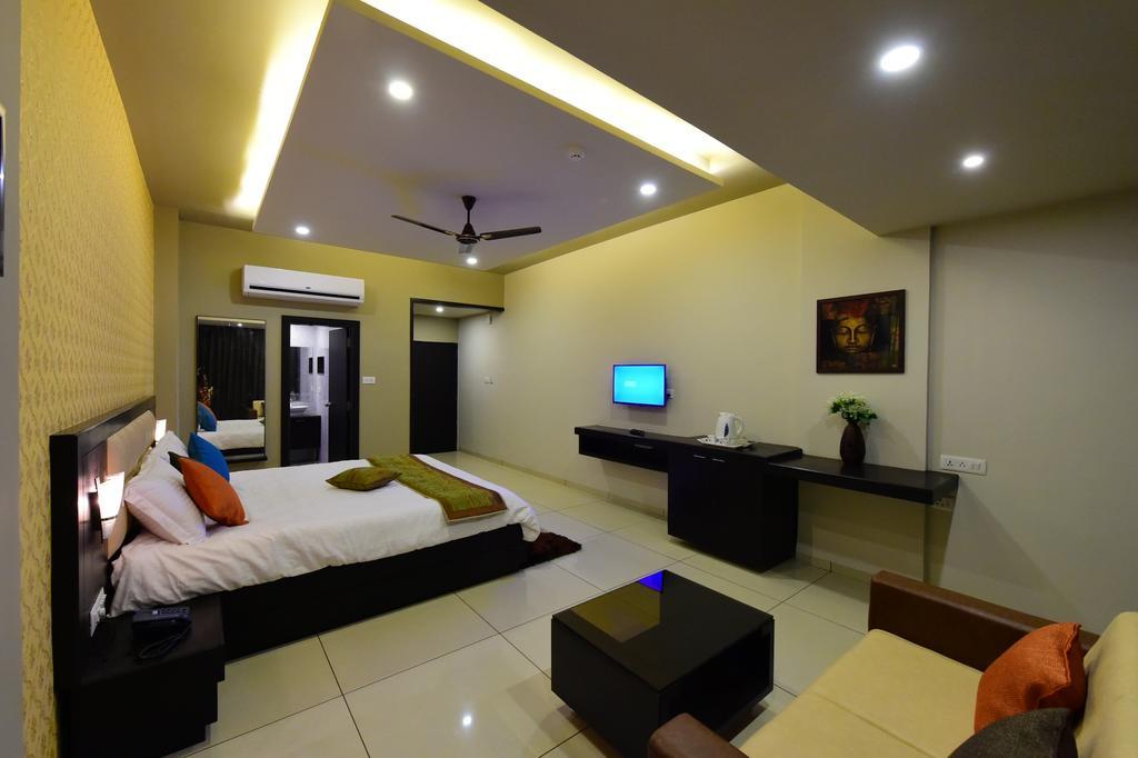 Hotel Opulence Nadiād 외부 사진