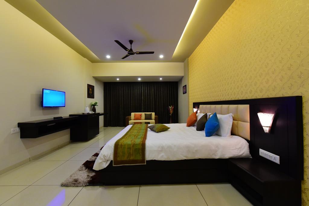 Hotel Opulence Nadiād 외부 사진