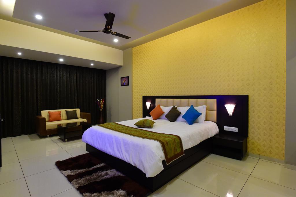 Hotel Opulence Nadiād 외부 사진